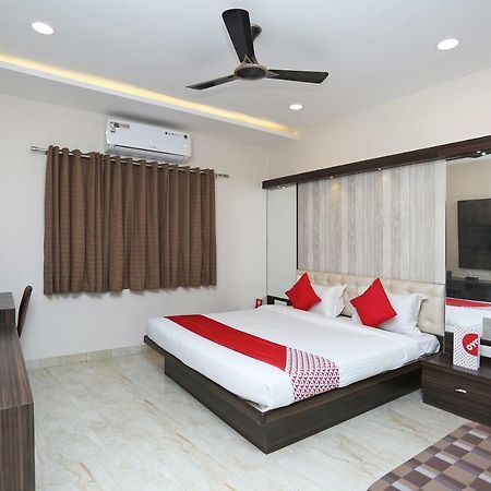 Oyo 15861 Hotel Shivganga Comfort Zone Raipur  ภายนอก รูปภาพ